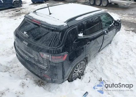 2022 Jeep Compass Limited 4X4 z USA, uszkodzony, nr VIN 3C4NJDCBXNT101628